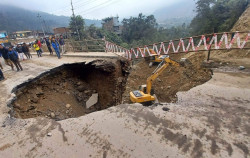 Vehicular movement obstructed on Muglin-Pokhara road