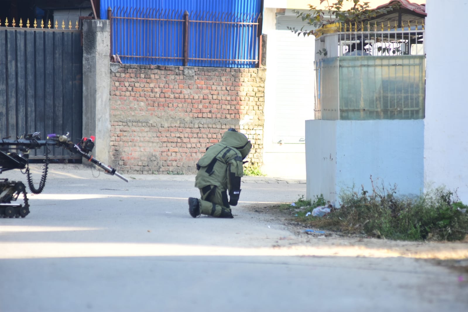 Bomb threat outside UML leader Baskota’s house turns out to be hoax (Photo gallery)